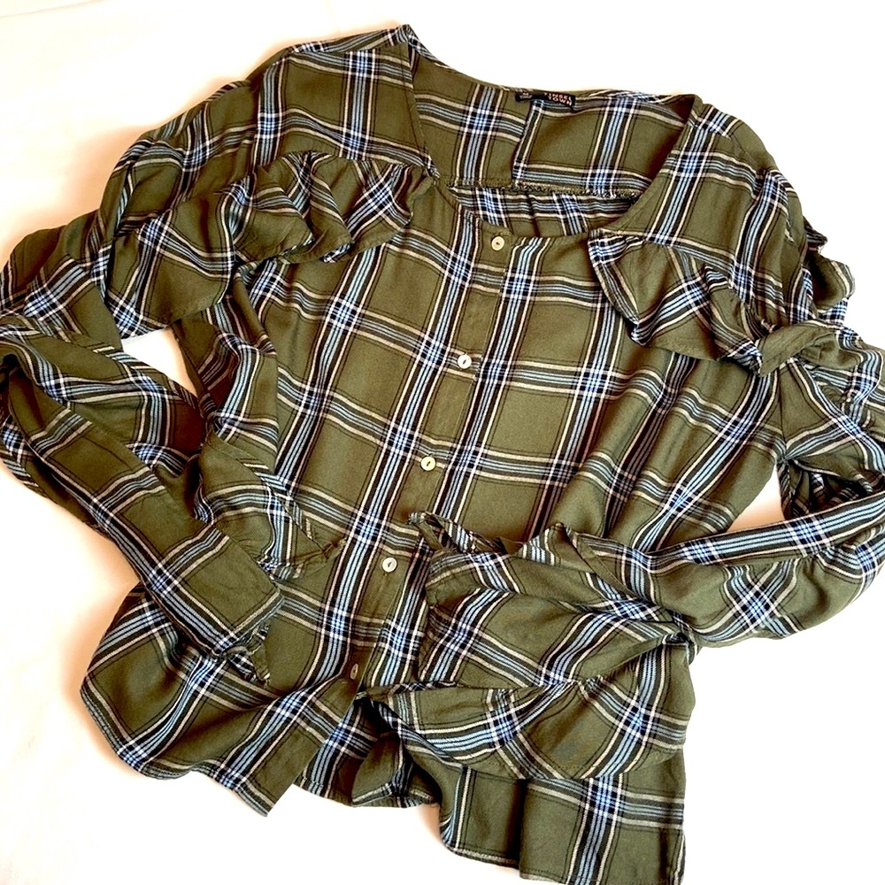 Tinsel Town plaid extended ruffle sleeves button up blouse soft and flowy cute